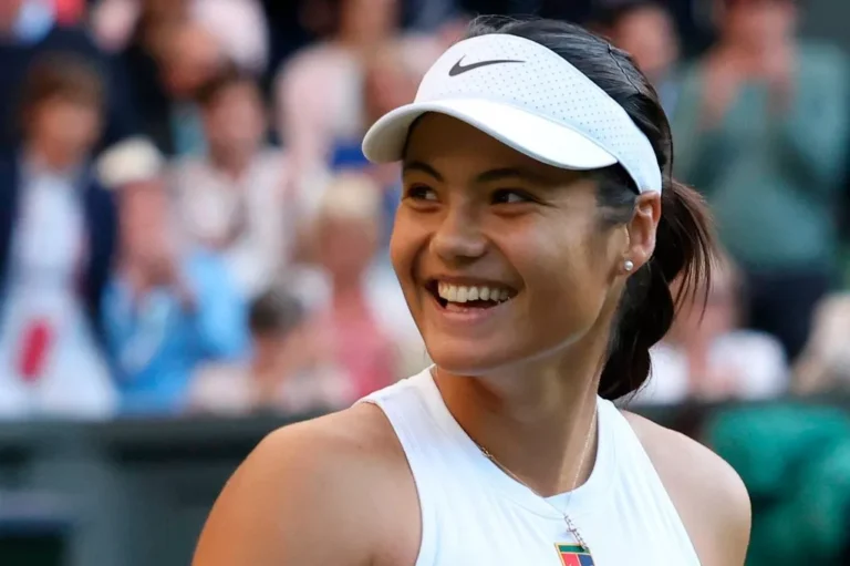 Emma Raducanu: Tennis Star (Level 1)