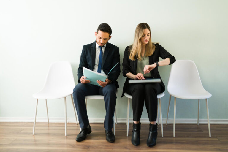 How to Dress for a Job Interview (Level 1)